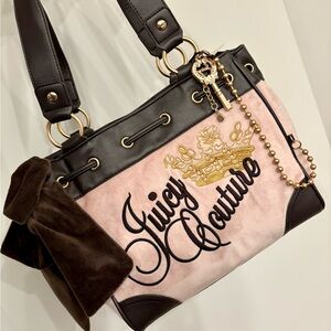NWT VHTF Juicy Couture A Key to Juicy Daydreamer Tote in dusty pink